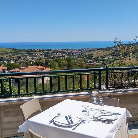 Hotel Ristorante Il Grillo Acquaviva Picena Luaran gambar