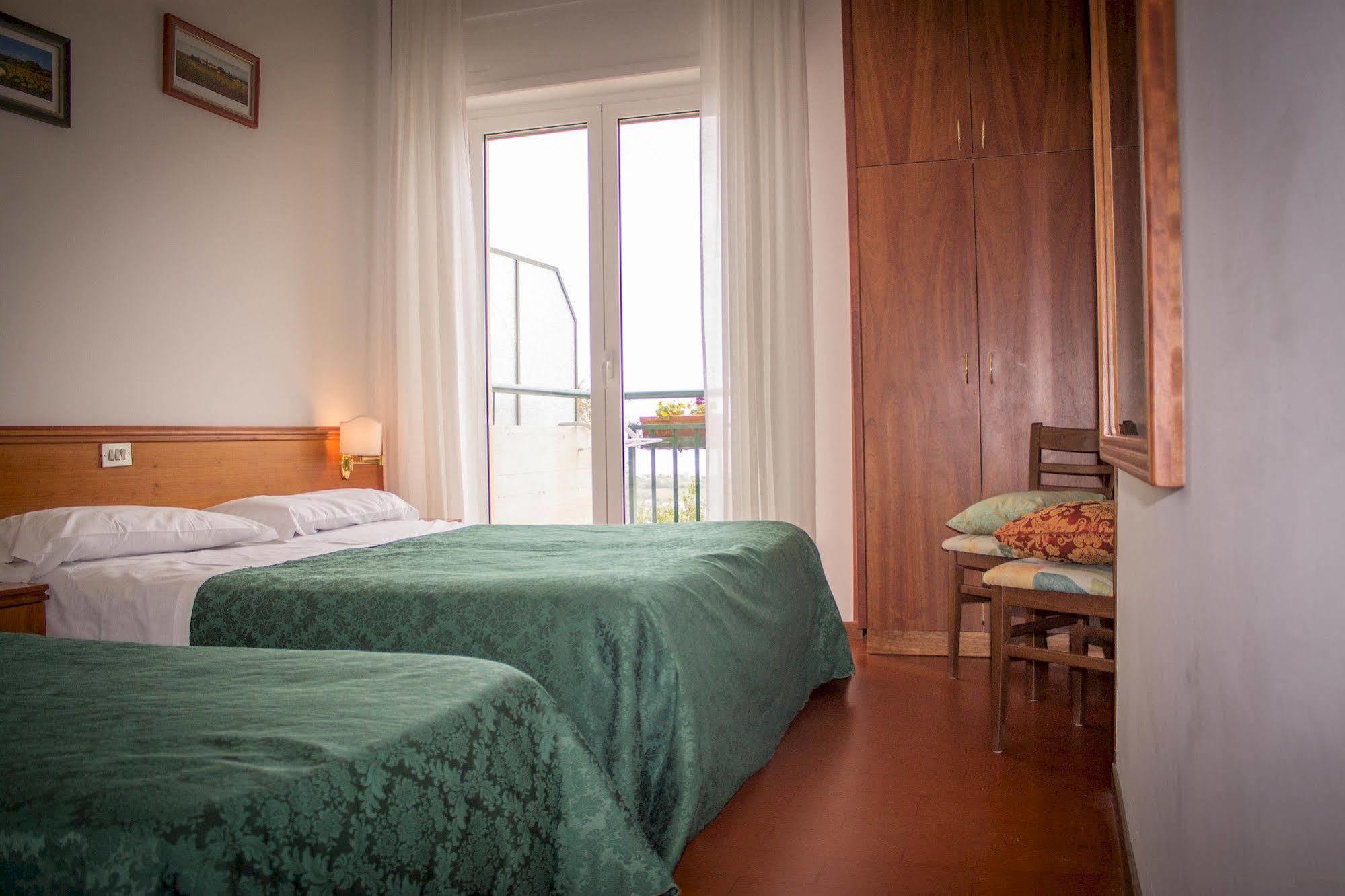 Hotel Ristorante Il Grillo Acquaviva Picena Luaran gambar