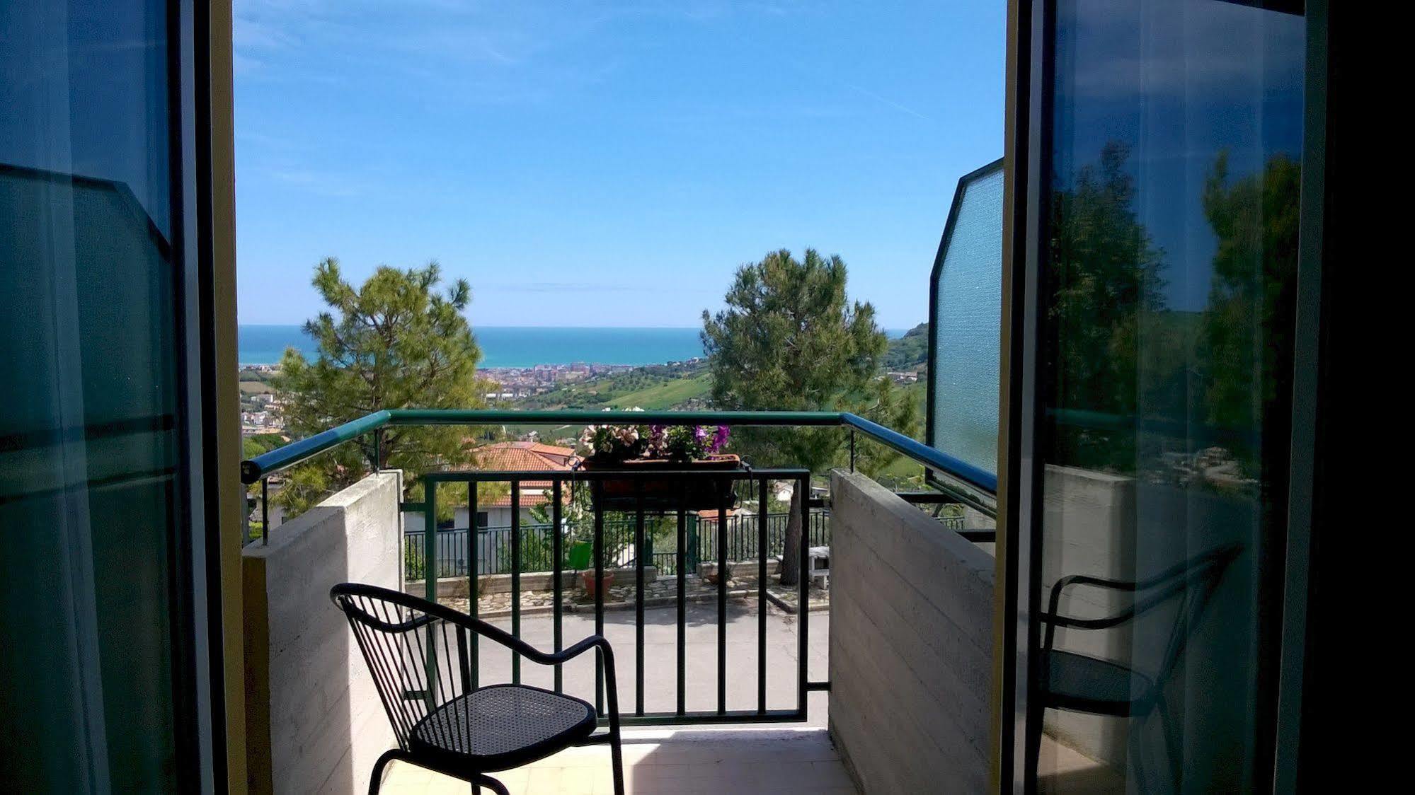 Hotel Ristorante Il Grillo Acquaviva Picena Luaran gambar